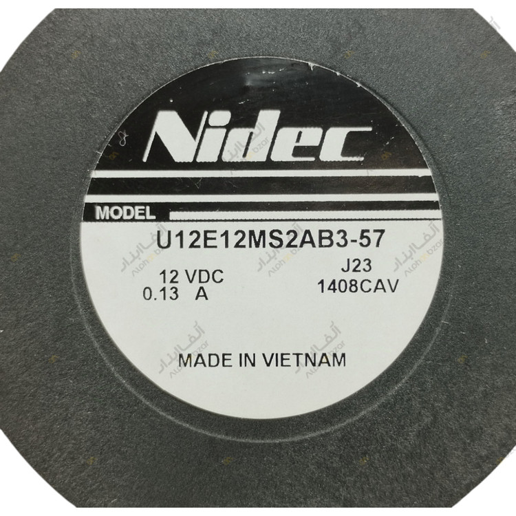 نمای نزدیک از فن داخلی یخچال فریزر هیتاچی با ولتاژ کاری 12 ولت