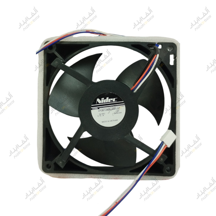 فن ۱۲ ولت یخچال فریزر هیتاچی با پرههای پلاستیکی و بدنه مشکی