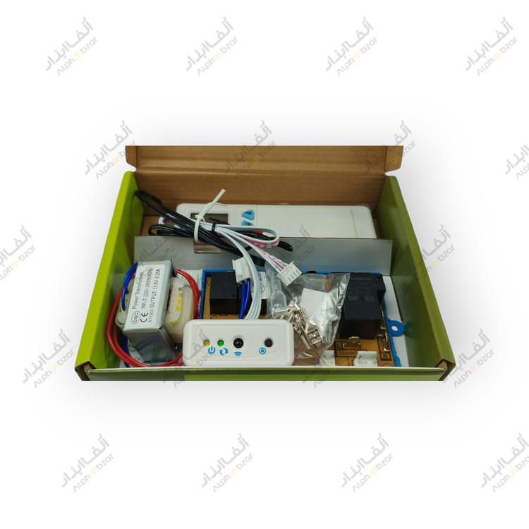 قطعات داخل جعبه برد کنترل کولر OG Cool شامل برد مادر، ریموت کنترل، ترانسفورمر و کابل های اتصال