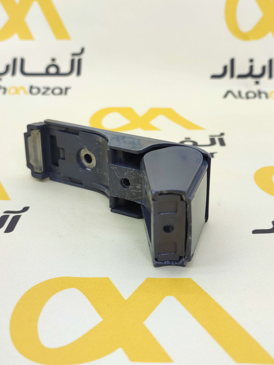 اهرم متحرک فنری برای فشار دادن درب یخچال به منظور خنثی سازی وکیوم