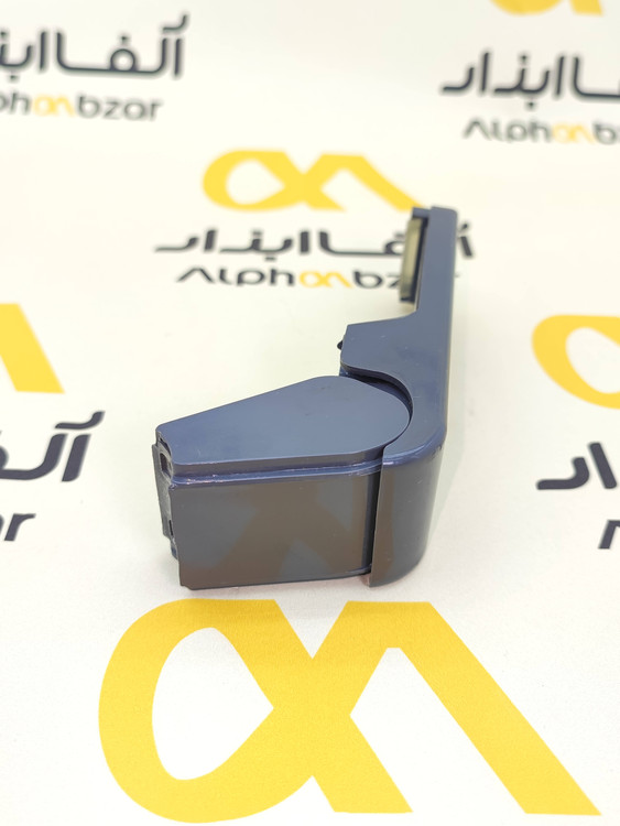 نمای نزدیک از لولای درب یخچال با روکش نوک مدادی